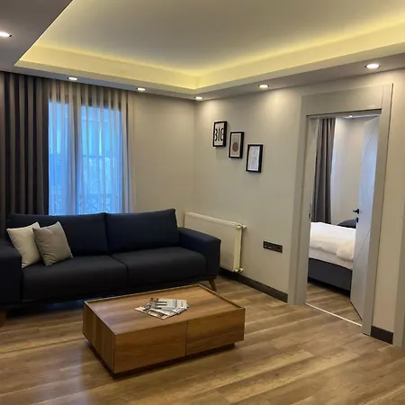 Fatihte Ulasima Yakin 3+1 Apartment Istanbul